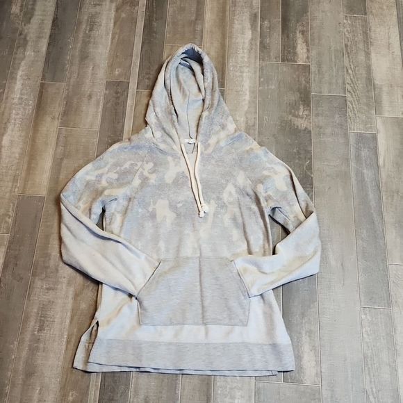 Maurices brand camouflage hoodie - Picture 7 of 12